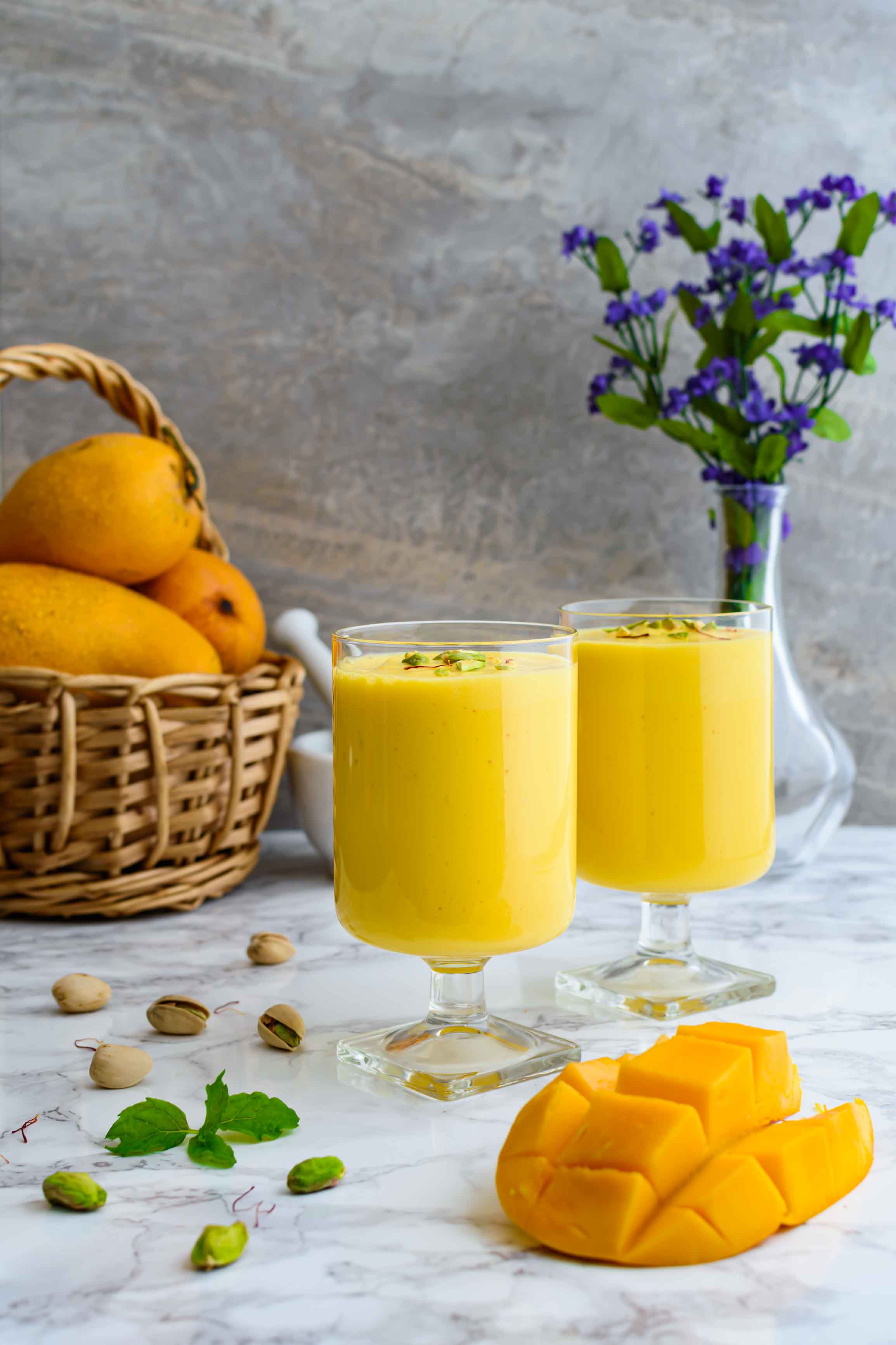 mango lassi drink